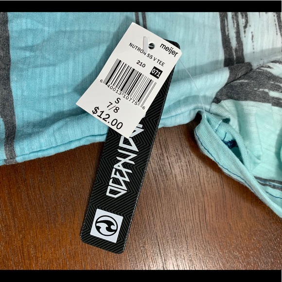 Ocean Current Short Sleeve V-Neck Top - Picture 4 of 9